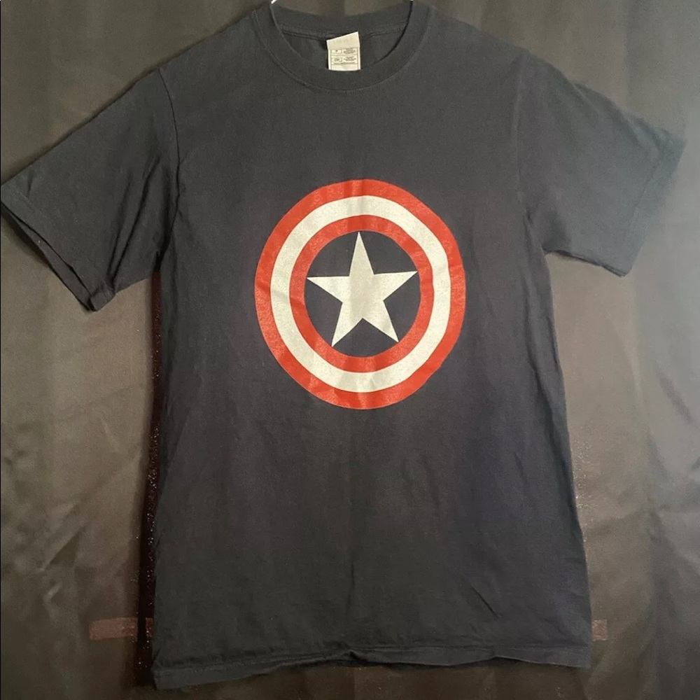 Captain America Mens Small Graphic T￼ Shirt 1-K